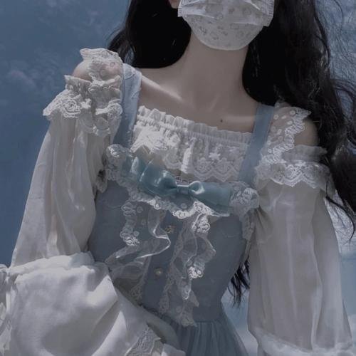 最近，妹妹的样子有点怪